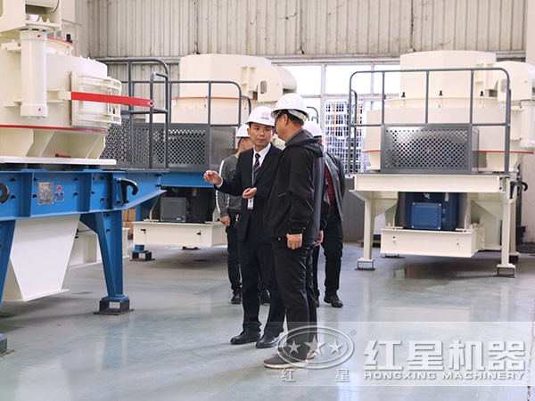 鵝卵石打沙機(jī)，用戶參觀現(xiàn)場