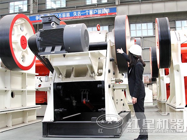 玄武巖破碎機(jī)破碎深腔、電機(jī)裝置細(xì)節(jié)